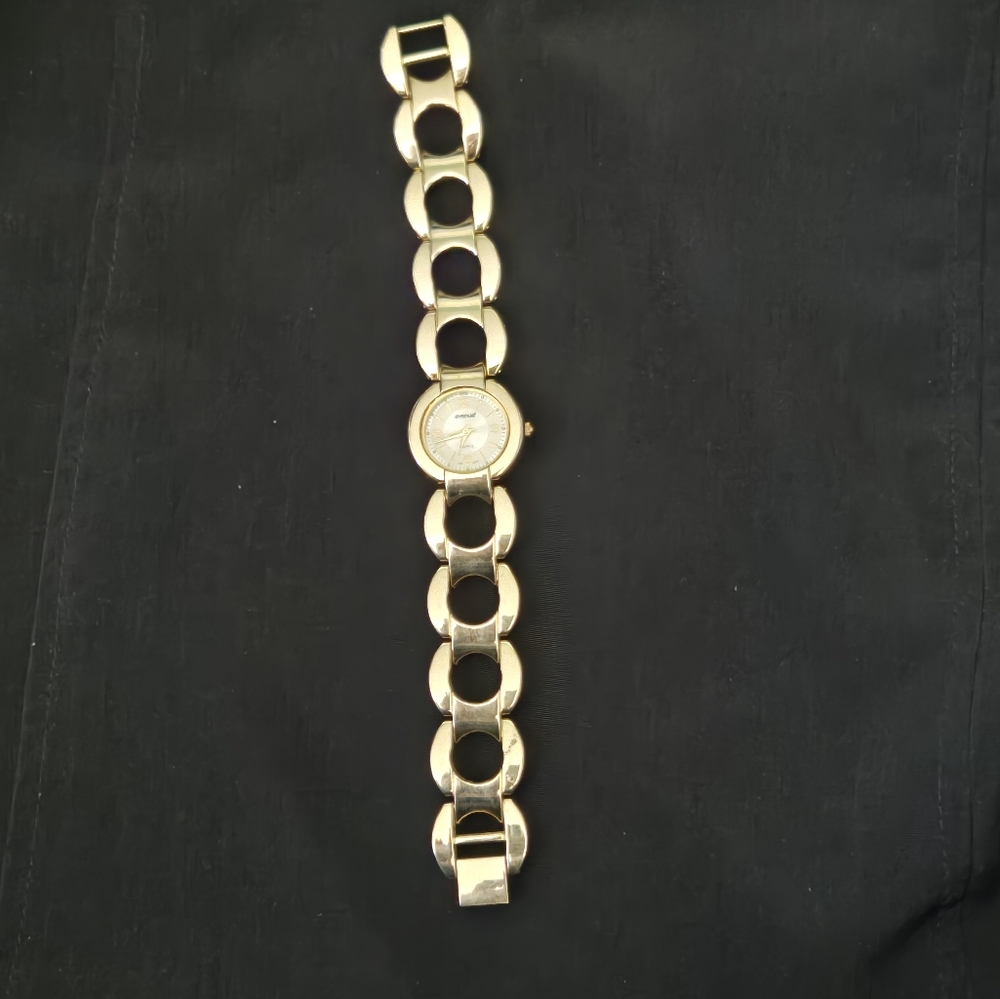 Elegant Gold Women's Watch